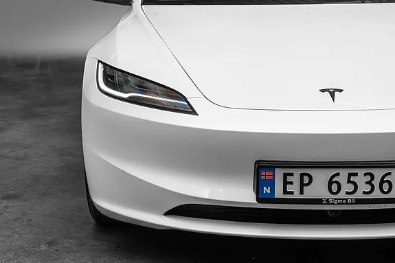 Tesla Model 3 2026 photo 3