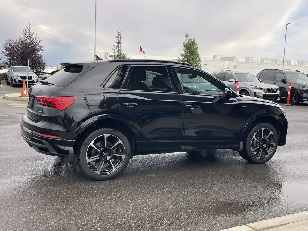 Audi Q3 2023 photo 2