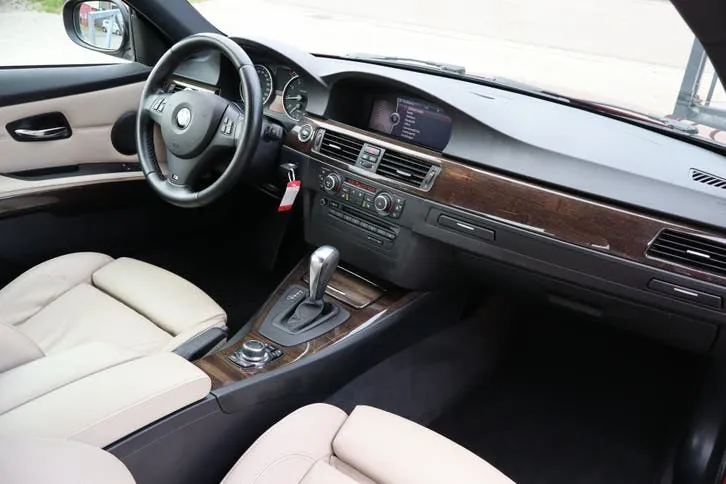 BMW 3-Serie 2011 photo 2