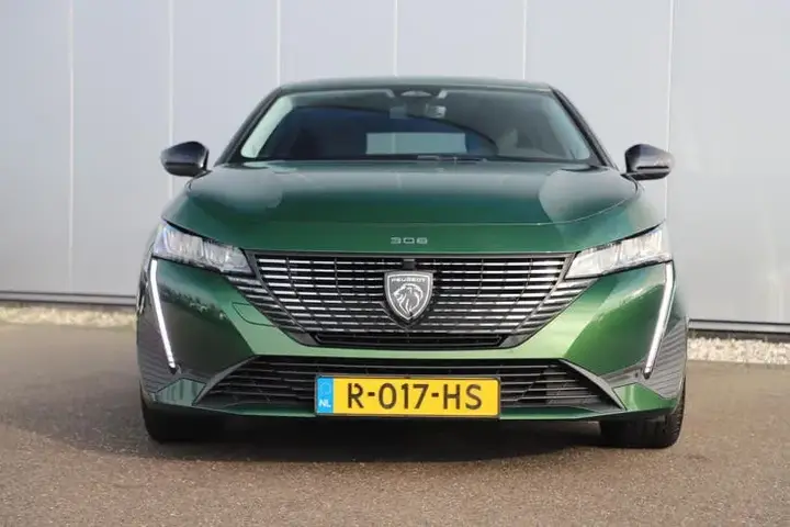 Peugeot 308 2022 photo 2