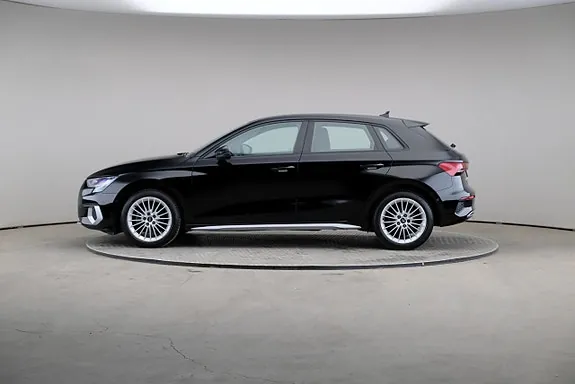 Audi A3 2023 photo 4