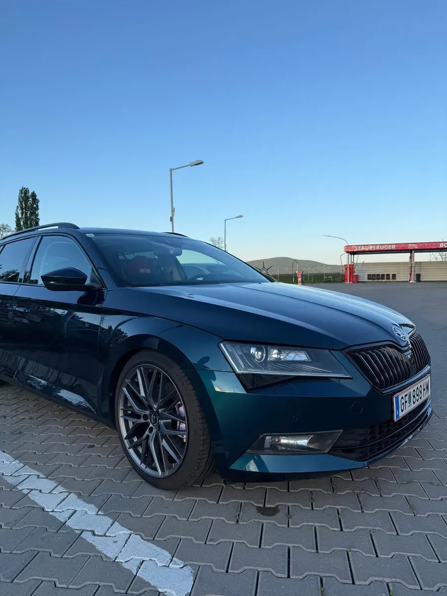 Skoda Superb 2017 photo 2