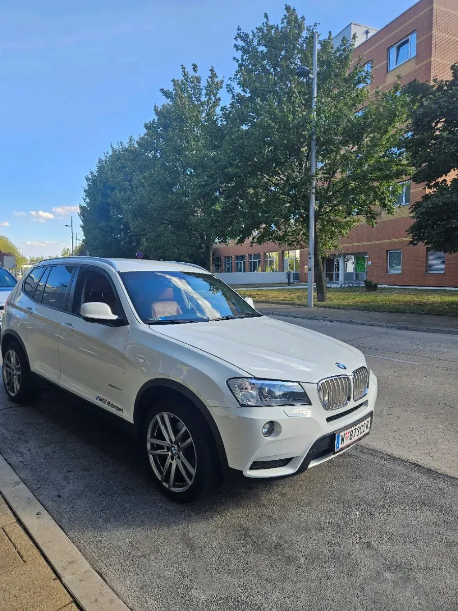 BMW X3 2012 photo 2