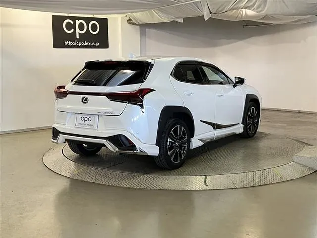 Lexus Ux 2024 photo 2