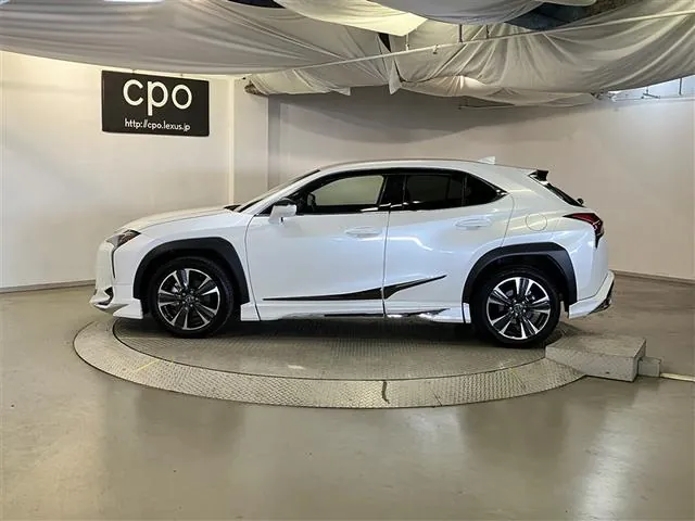 Lexus Ux 2024 photo 3
