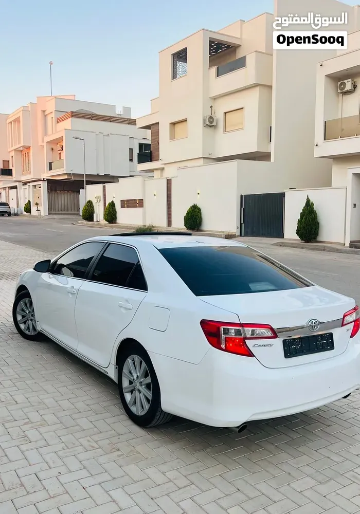 Toyota Camry 2013 photo 2