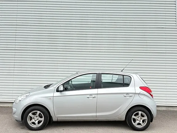 Hyundai I20 2010 photo 2