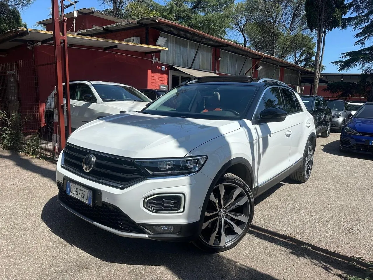 Volkswagen T-Roc 2019 photo 2