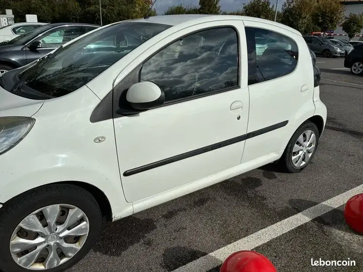 Citroen C1 2011 photo 2