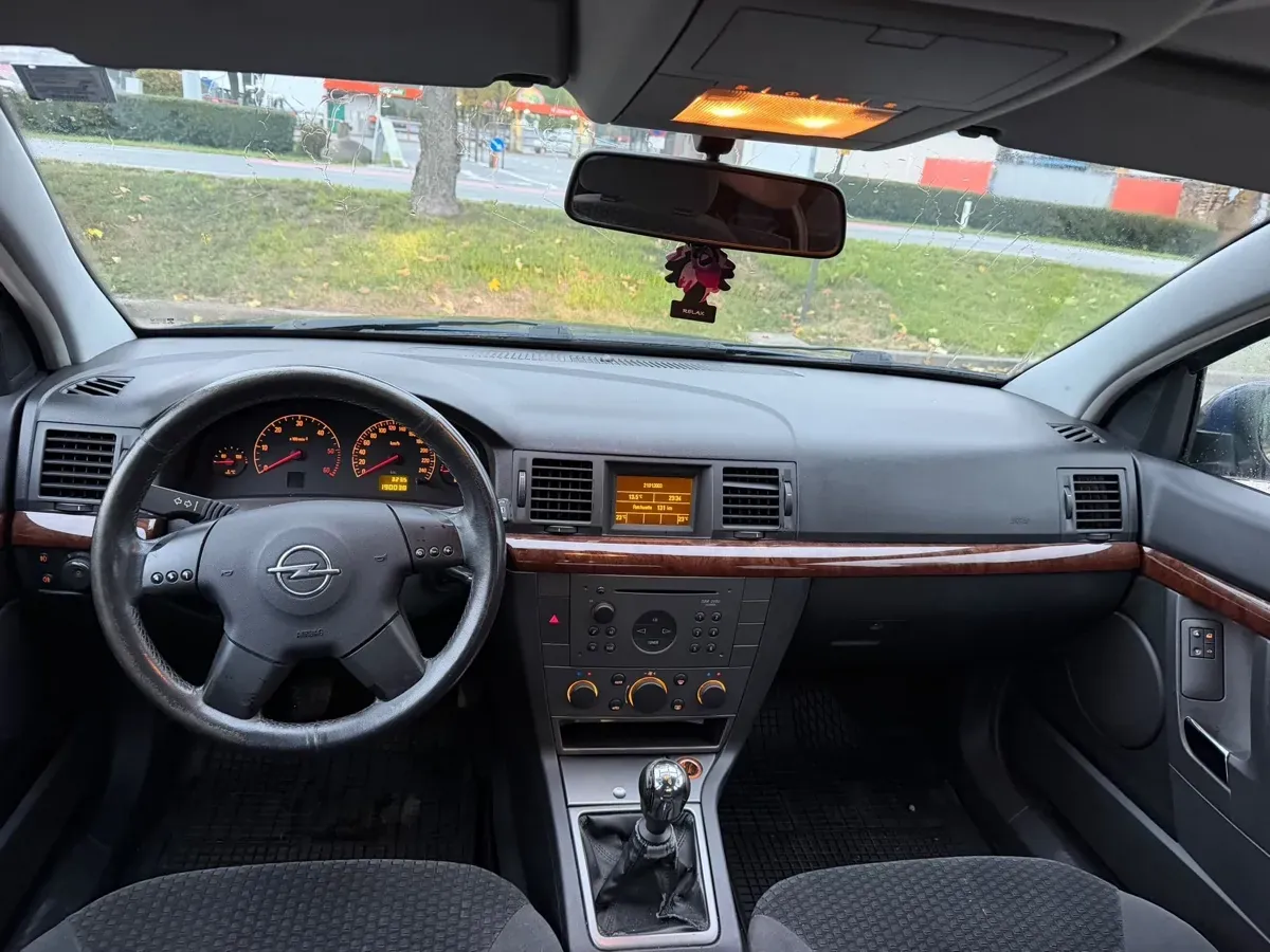 Opel Vectra 2004 photo 2