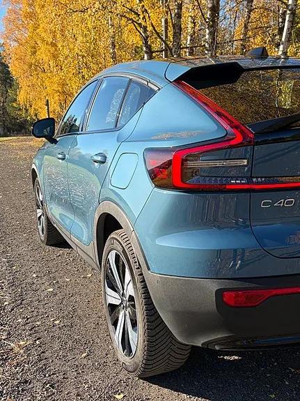 Volvo C40 2023 photo 2