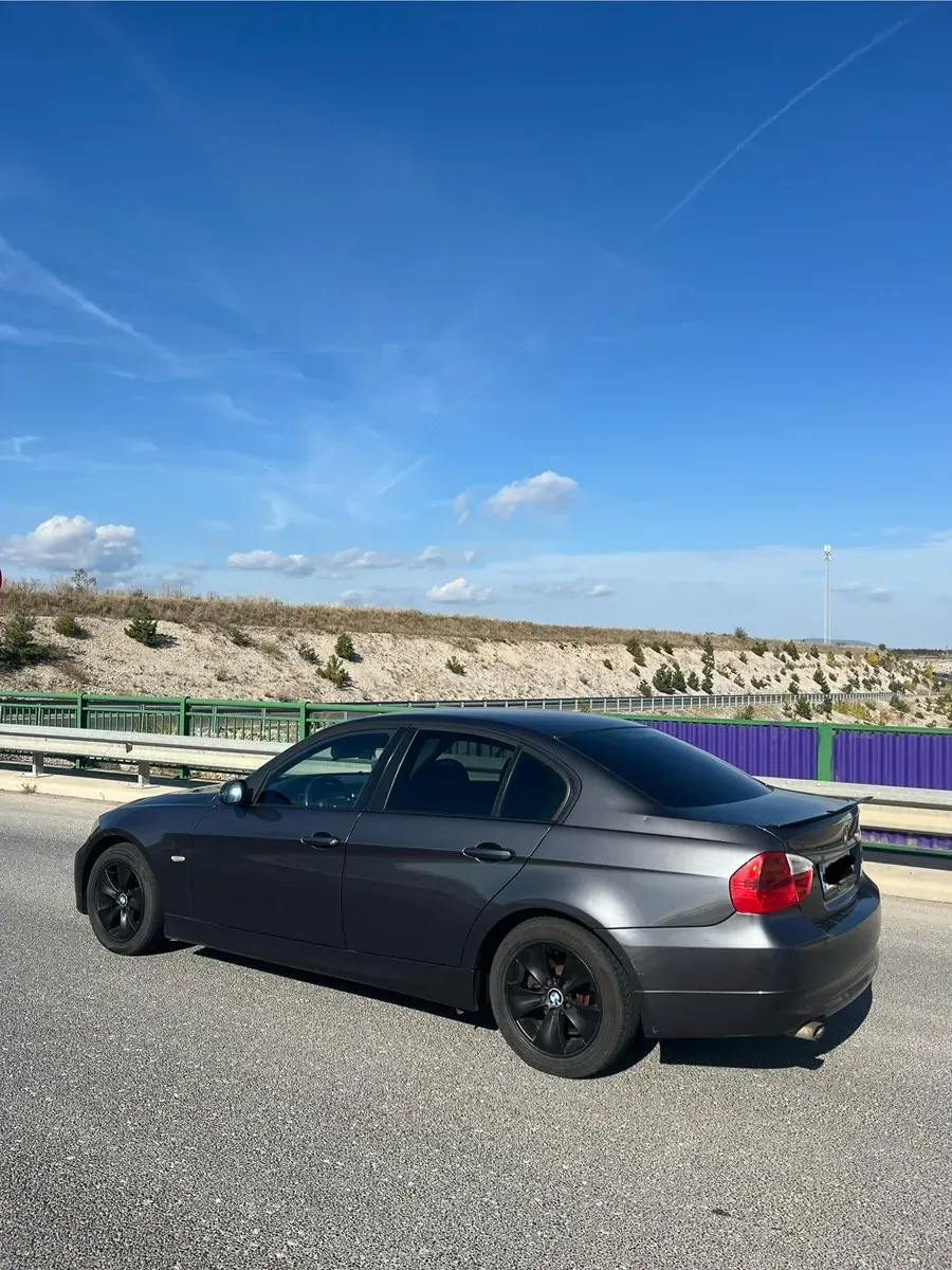 BMW 3 Series 2006 photo 2