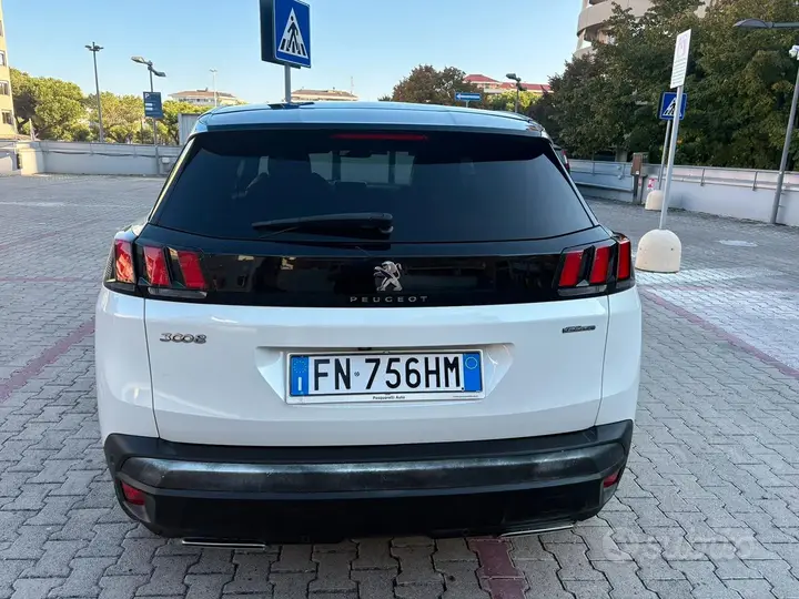 Peugeot 3008 2018 photo 4