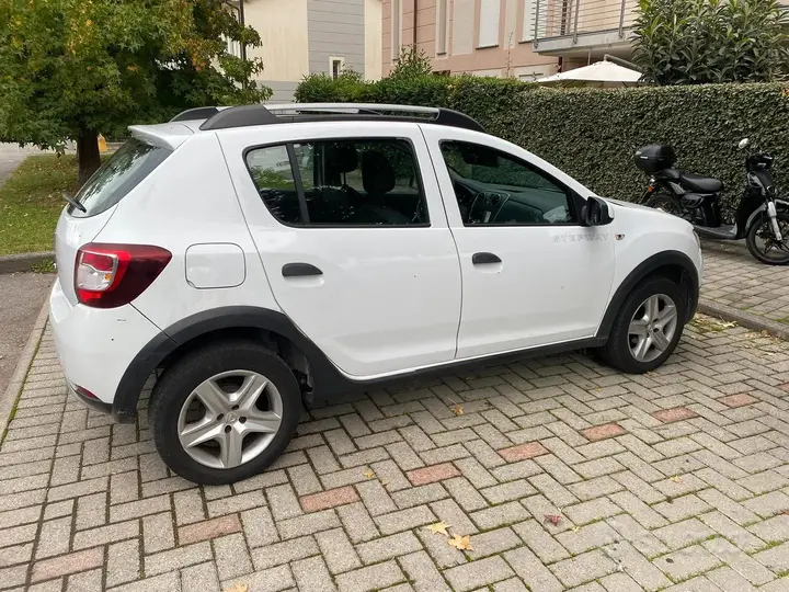 Dacia Sandero 2015 photo 4