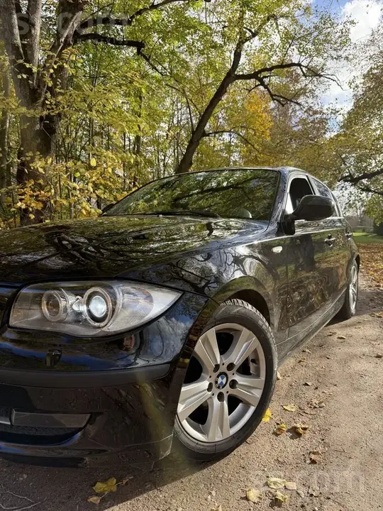 BMW 118 2010 photo 2