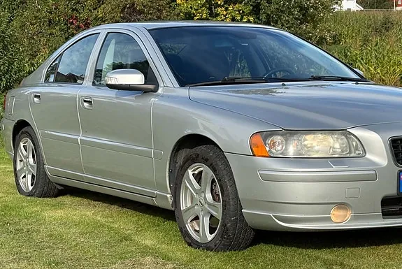 Volvo S60 2009 photo 2