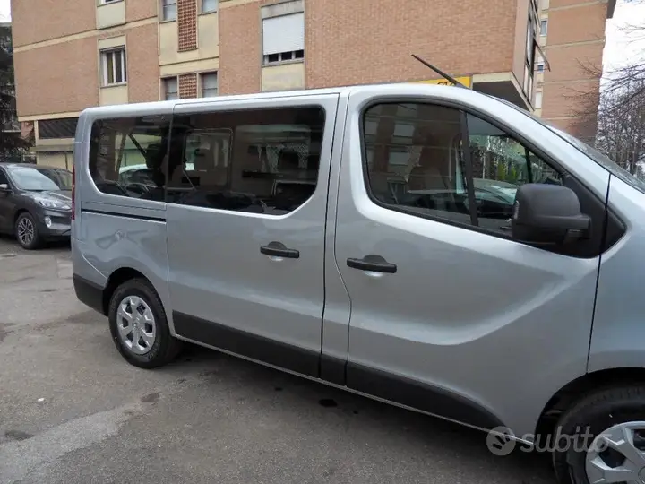 Renault Trafic 2024 photo 3