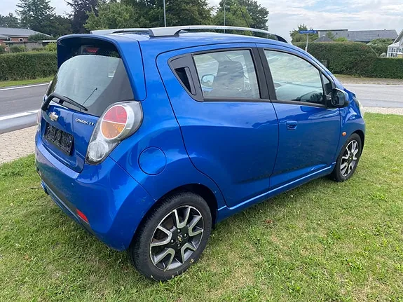 Chevrolet Spark 2011 photo 4