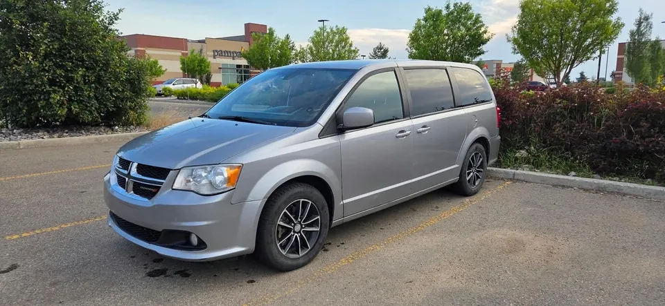Dodge Grand Caravan 2018 photo 3