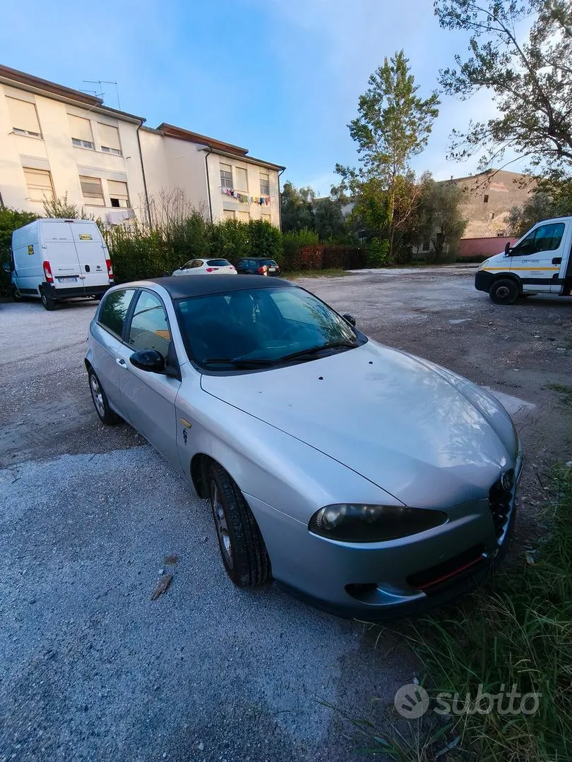 Alfa Romeo 147 2005 photo 5