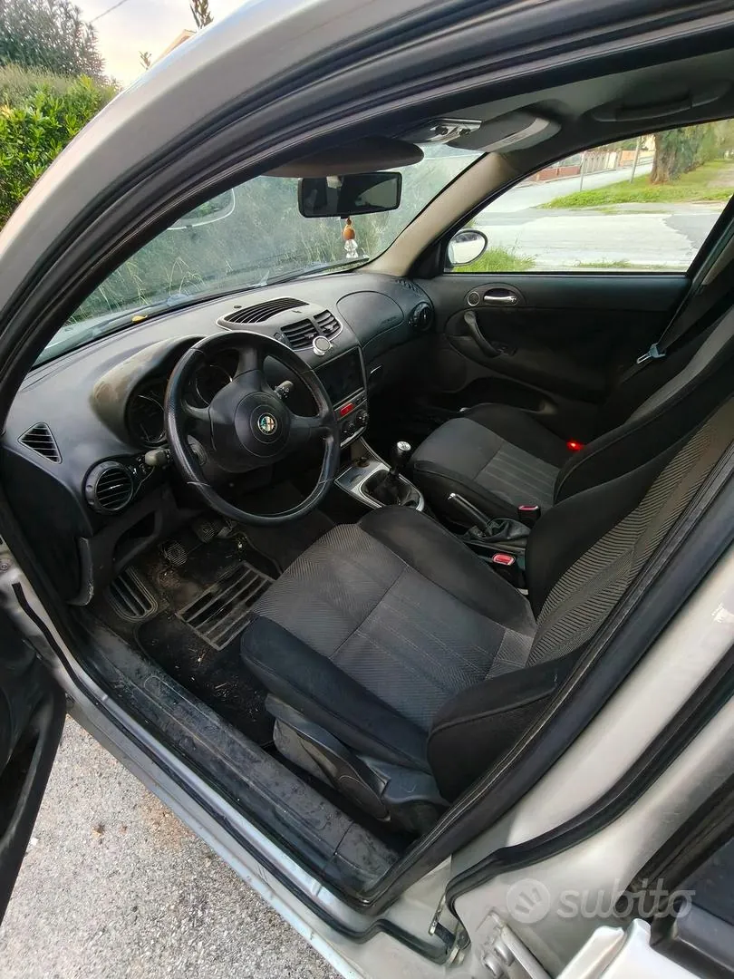 Alfa Romeo 147 2005 photo 3