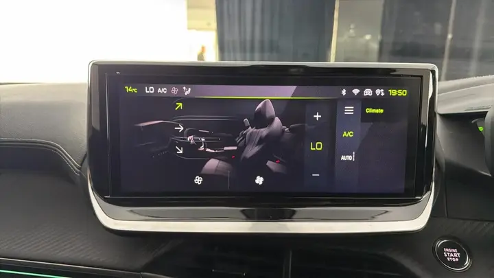 Peugeot 2008 2023 photo 3