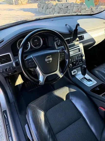 Volvo V70 2010 photo 4