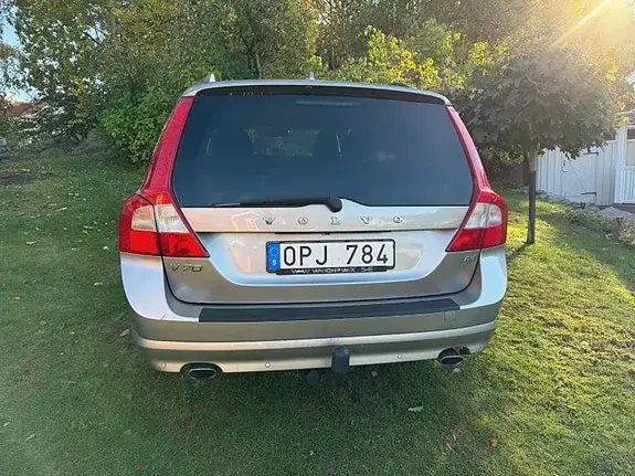 Volvo V70 2010 photo 3
