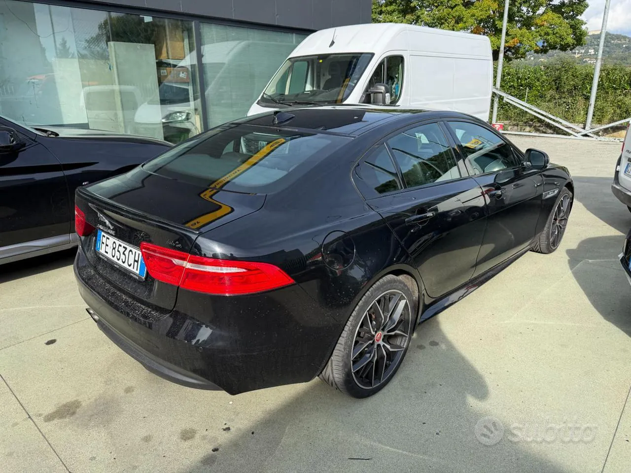 Jaguar Xe 2016 photo 3
