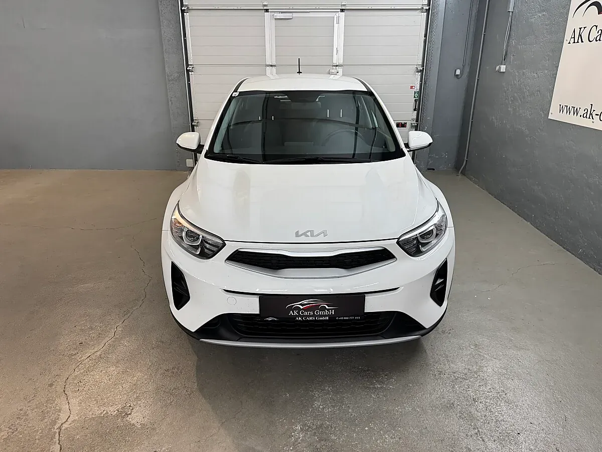 Kia Stonic 2023 photo 2