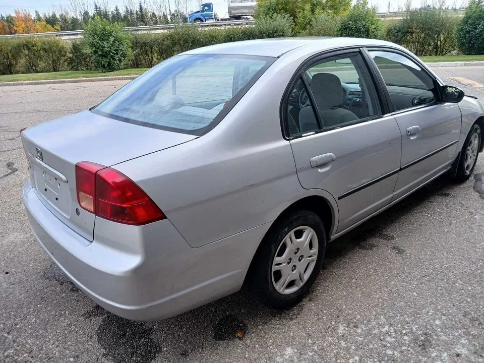 Honda Civic 2002 photo 3