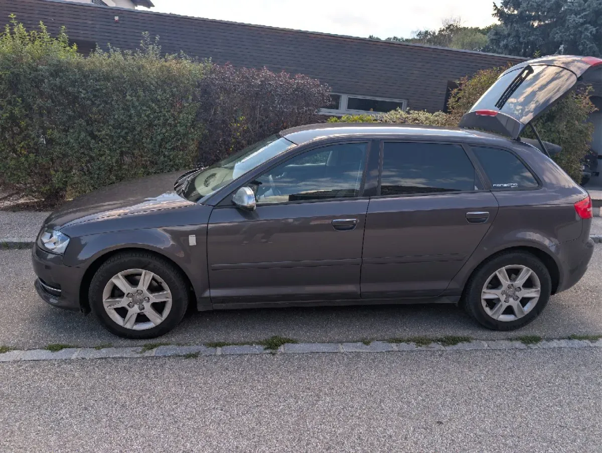 Audi A3 2010 photo 2