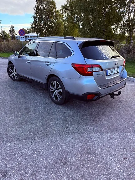 Subaru Outback 2017 photo 3