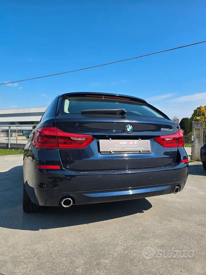 BMW 5 Series 2018 photo 2