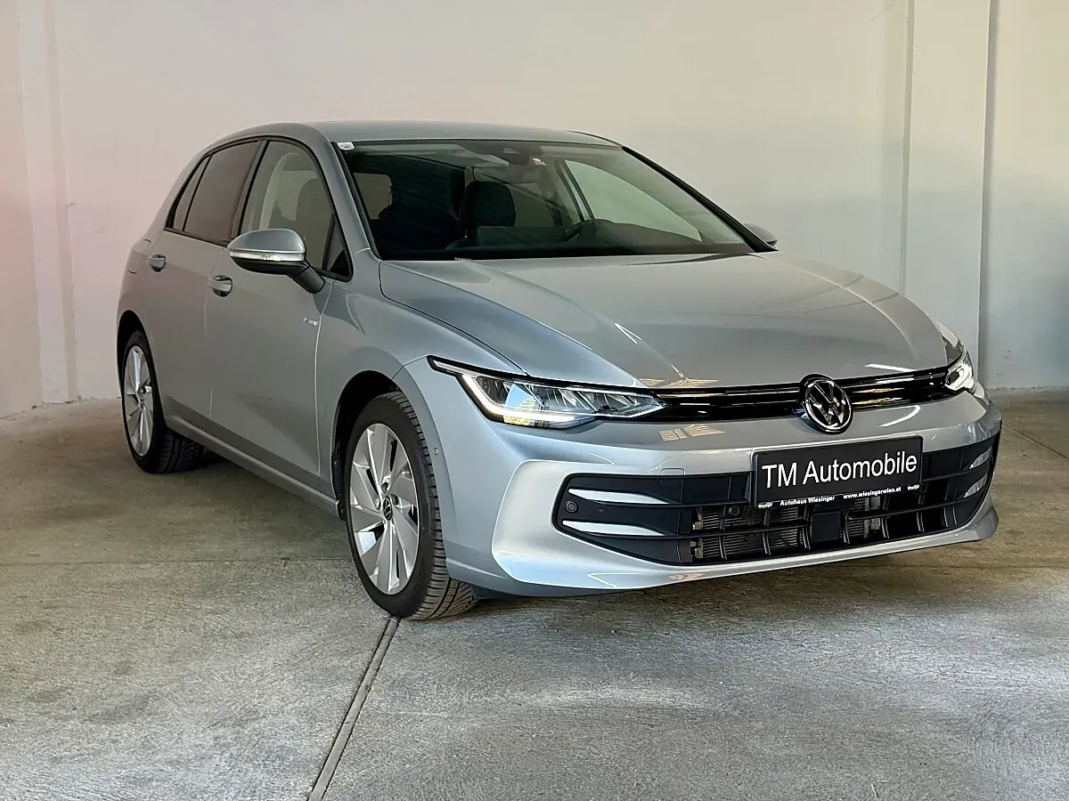 Volkswagen Golf 2025 photo 3