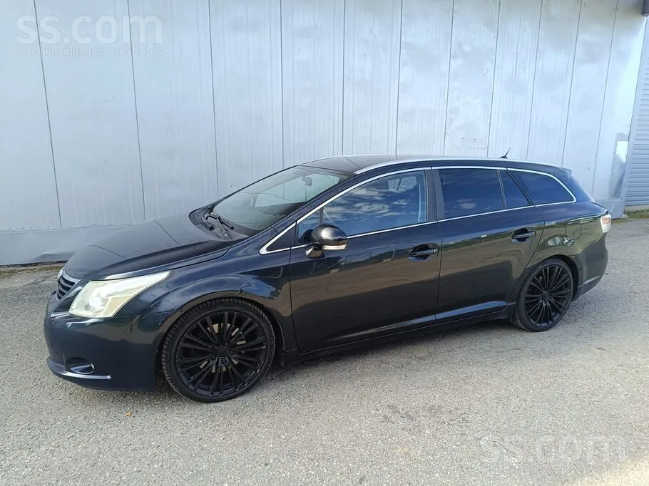 Toyota Avensis 2010 photo 2