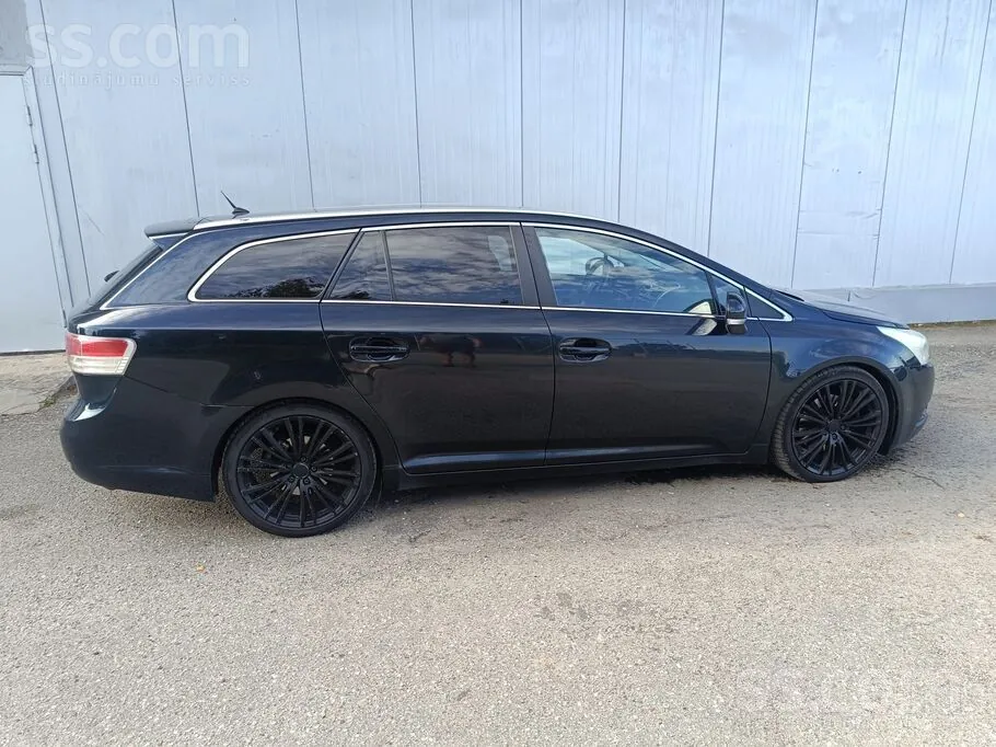 Toyota Avensis 2010 photo 3