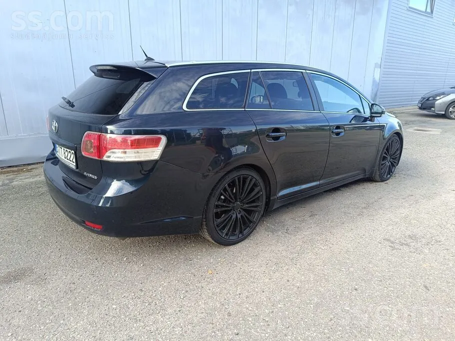 Toyota Avensis 2010 photo 4