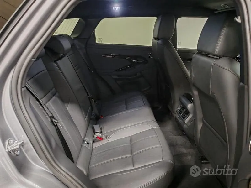 Land Rover Range Rover Evoque 2026 photo 5