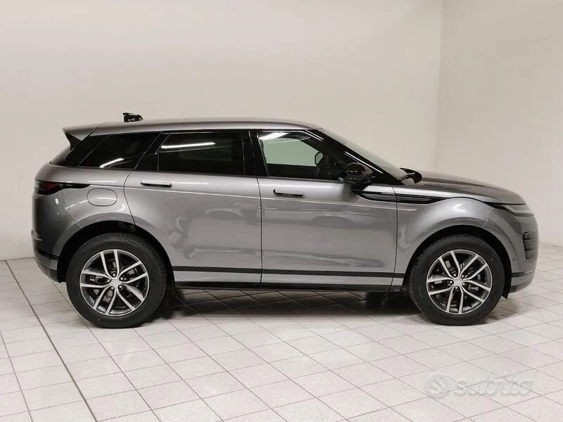 Land Rover Range Rover Evoque 2026 photo 4