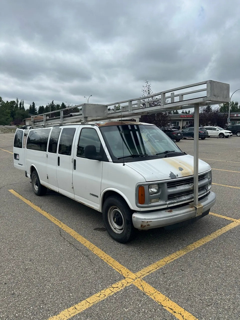 Chevrolet Express 2001 photo 2