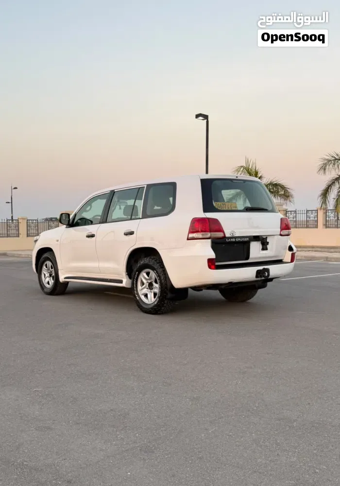 Toyota Land Cruiser 2011 photo 4