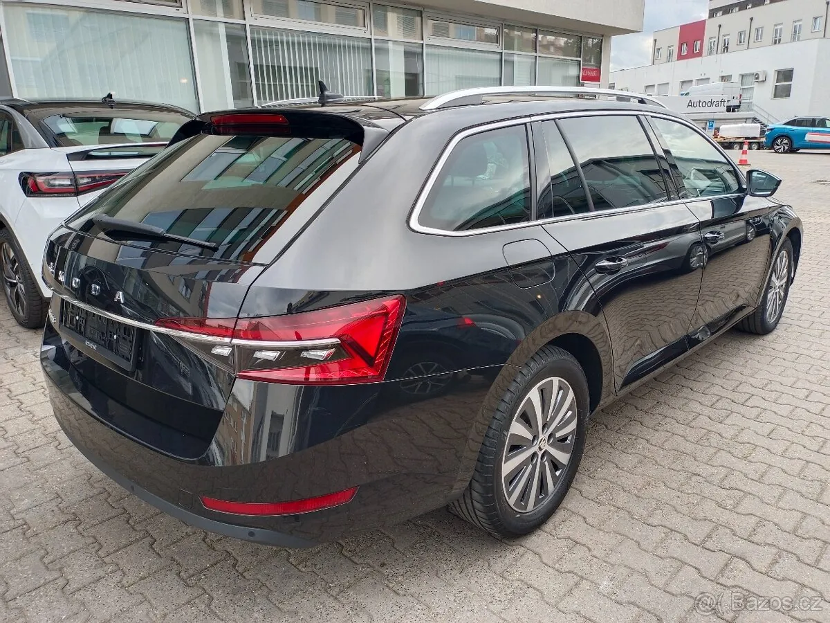 Skoda Superb 2023 photo 4