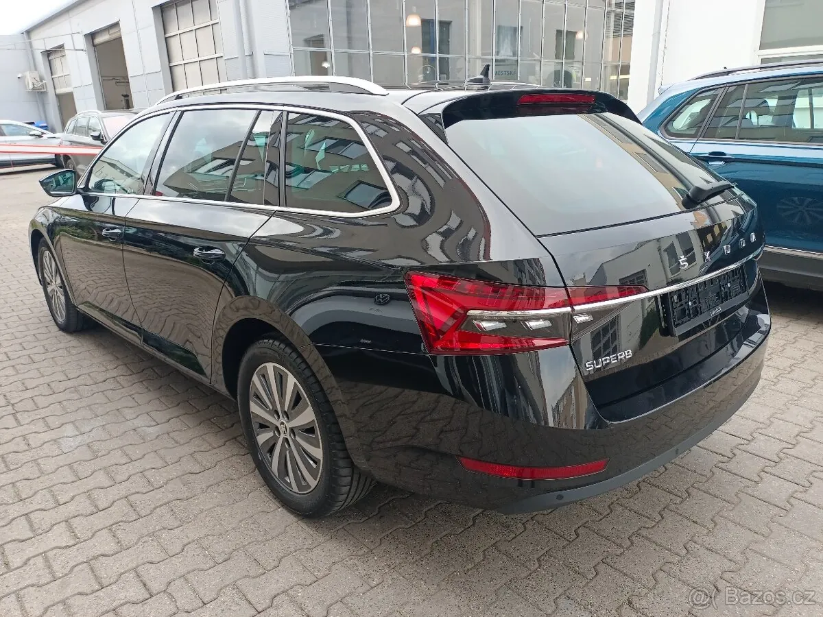 Skoda Superb 2023 photo 3