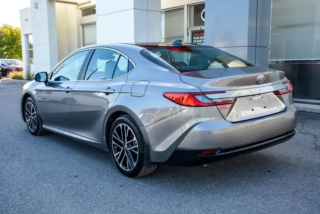 Toyota Camry 2025 photo 4