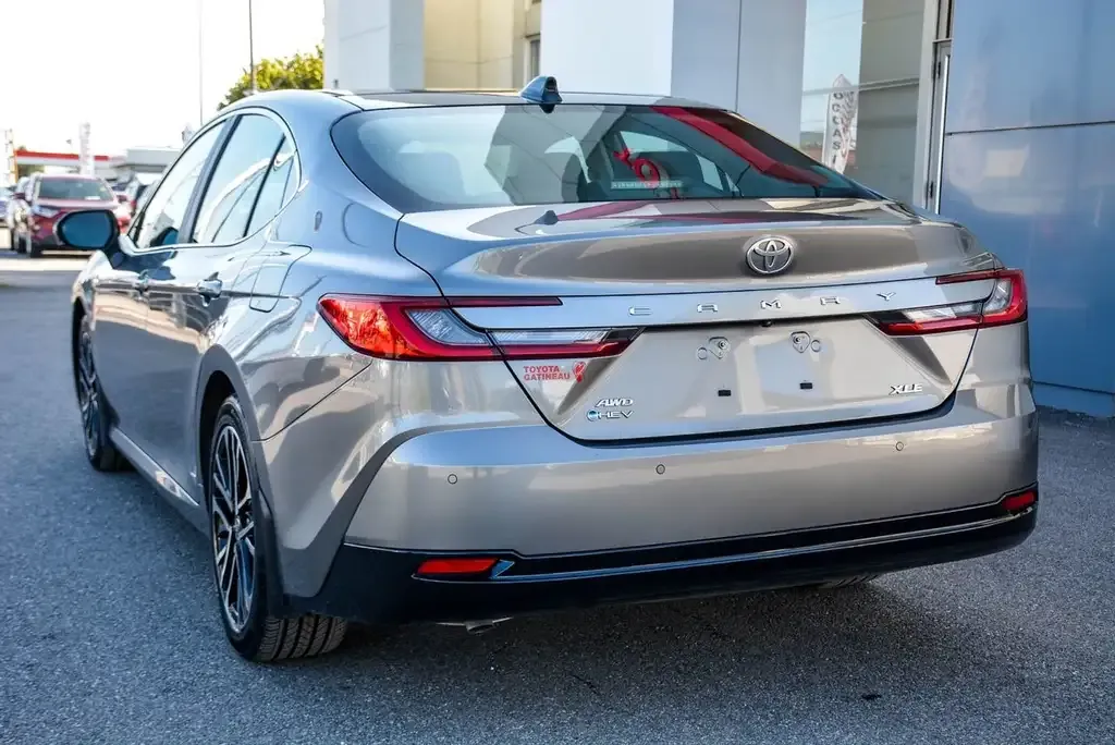 Toyota Camry 2025 photo 5