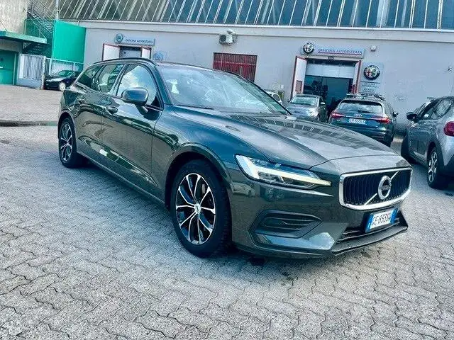 Volvo V60 2021 photo 2