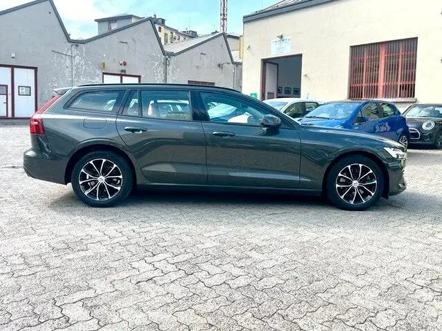 Volvo V60 2021 photo 3