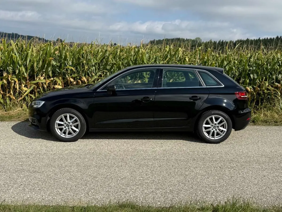 Audi A3 2018 photo 3