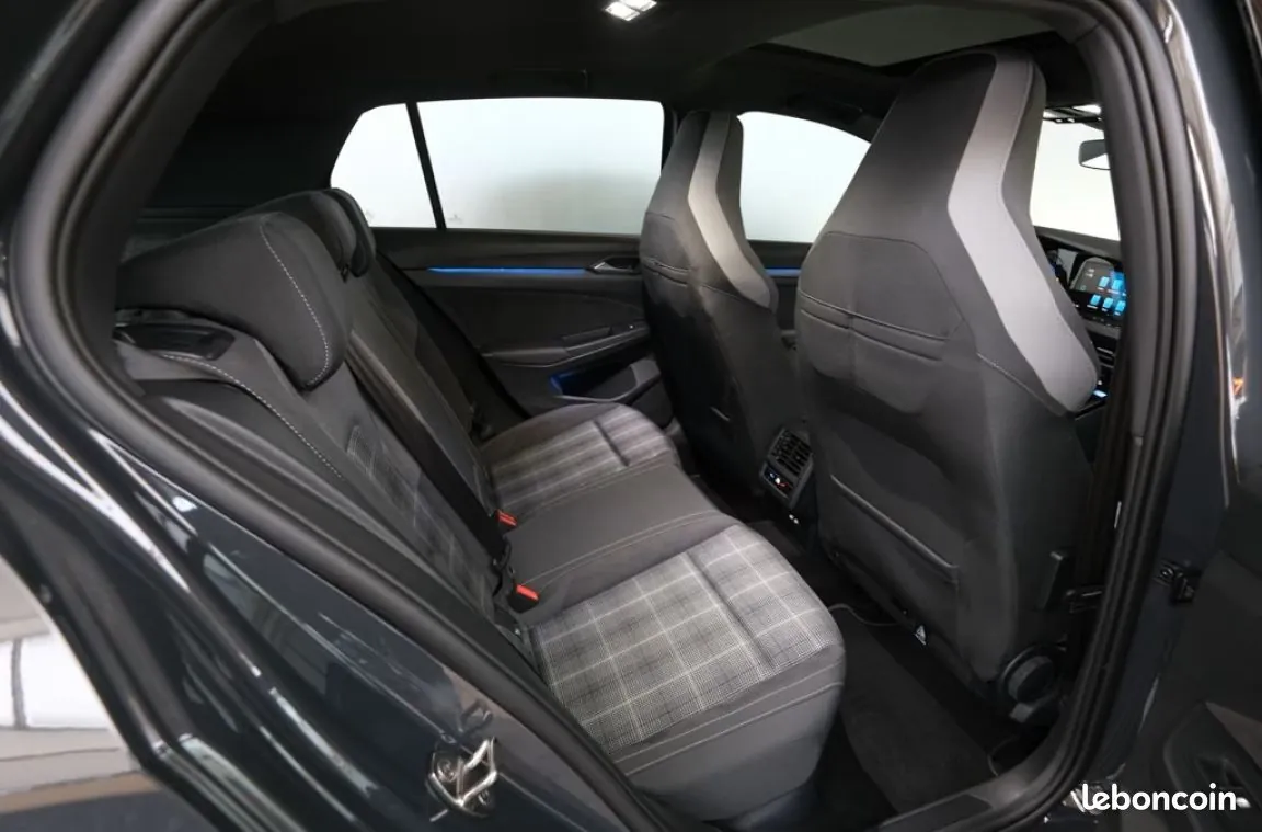 Volkswagen Golf 2024 photo 5